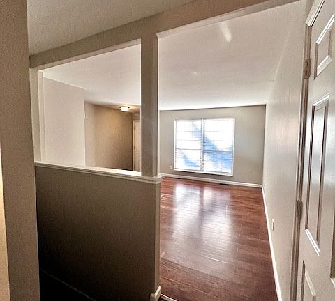 3rd image of 2850 Quenley St
