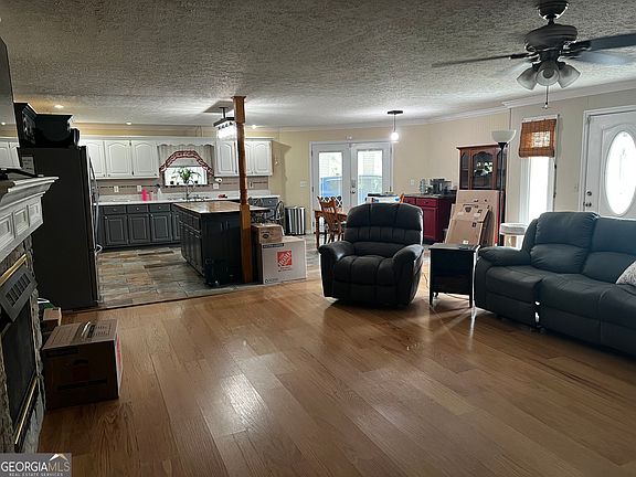 4th image of 208 Kentucky Dr NE
