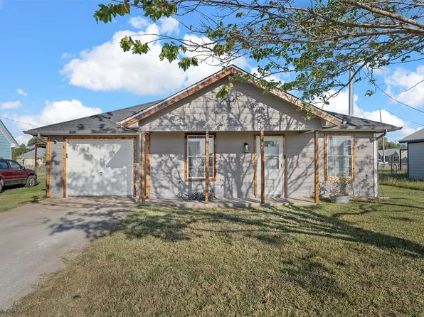 921 E Beth St, Whitney, TX 76692