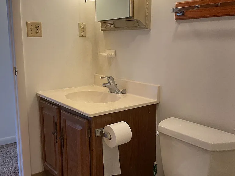 6530 Derry St — Photo 10