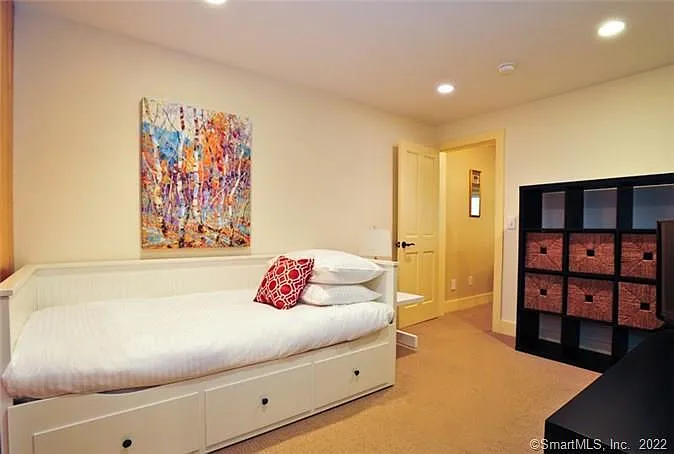 33 Sentry Hill Rd — Photo 21
