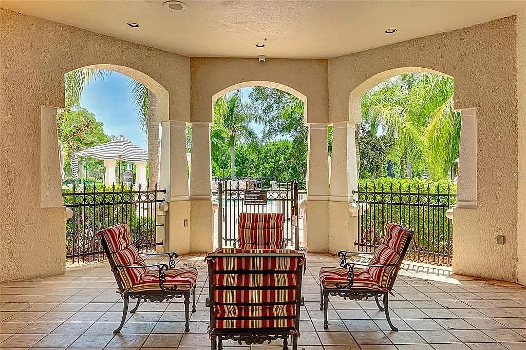 2 bed, 1116 sqft, $2,250 — Photo 4