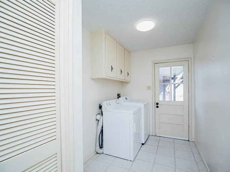 3903 Kiamesha Dr — Photo 7