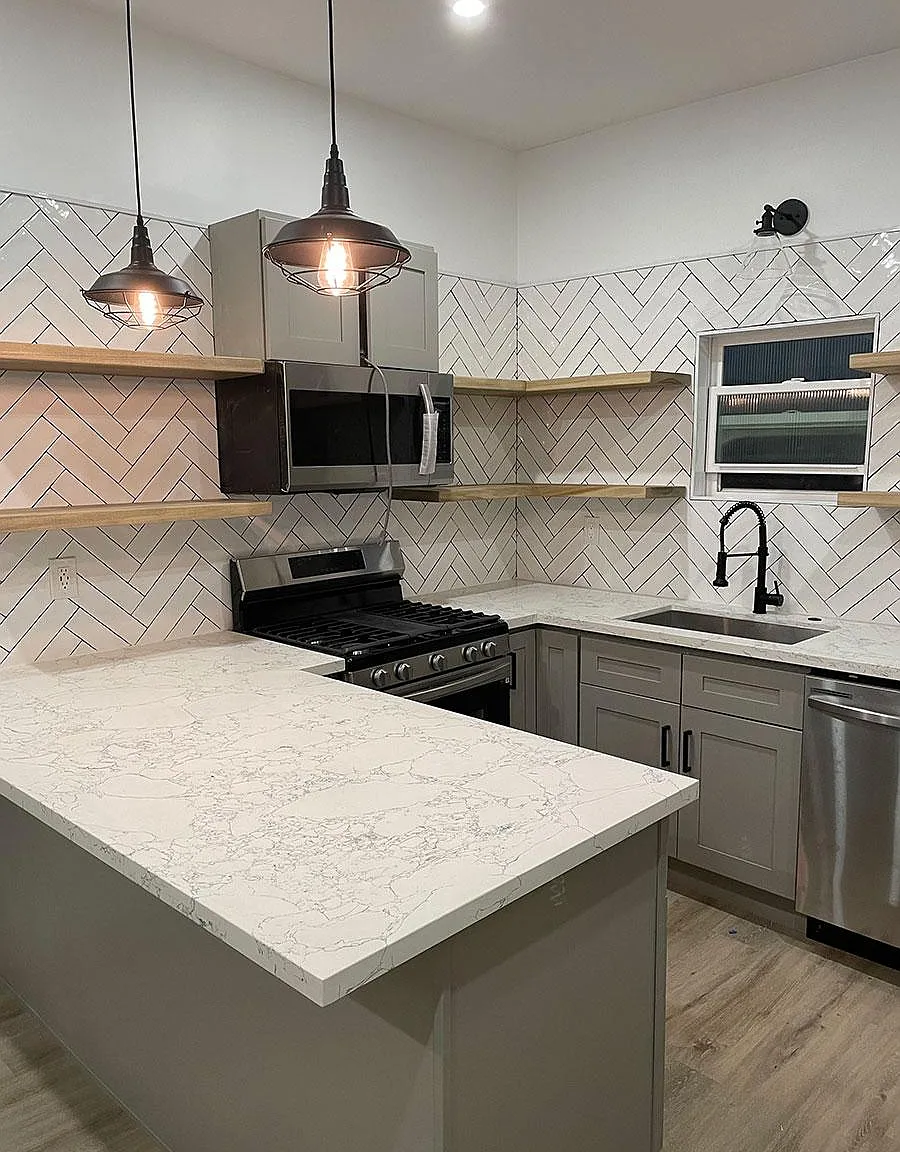 2 bed, 700 sqft, $2,500 — Photo 3
