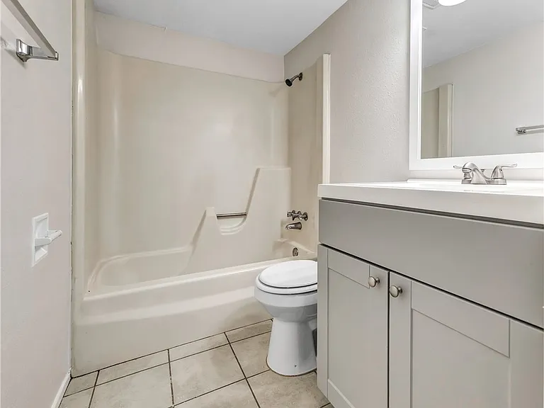 1520 Hawk Tree Dr #D — Photo 12