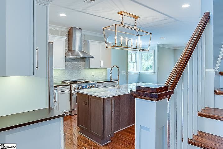 1st image of 202 Aberdeen Dr