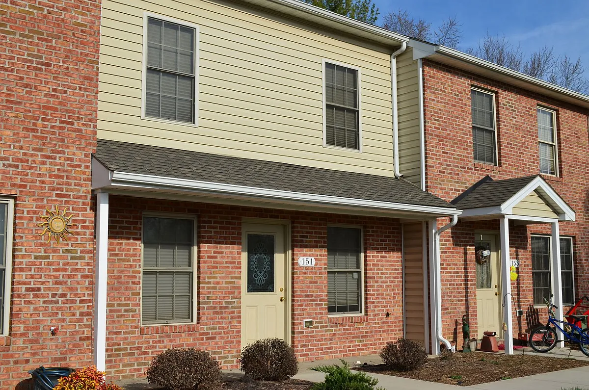 Building Photo - 151 Turner Ave