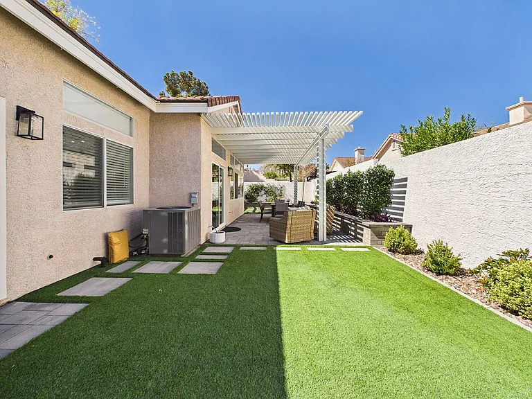 10312 Pinto Creek Ln — Photo 24