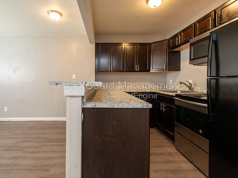 2110 E 16th St N #101 — Photo 9
