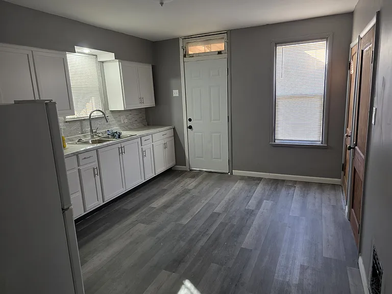 5914 Laura Ave — Photo 12