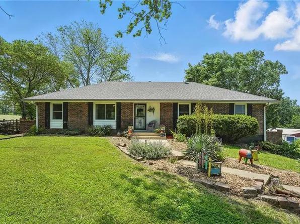 35811 E Pink Hill Rd, Oak Grove, MO 64075