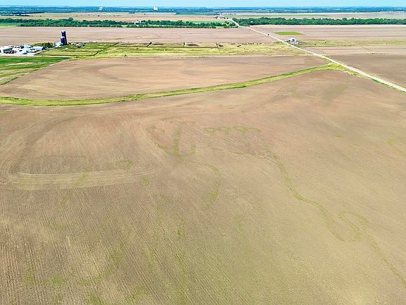 3rd image of SE C Of N Bluff Road & W