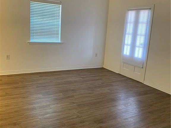 5th image of 3412 W Esplanade Ave N APT D