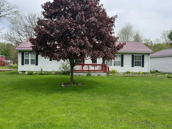 10606 N B Dr, Kendallville, IN 46755