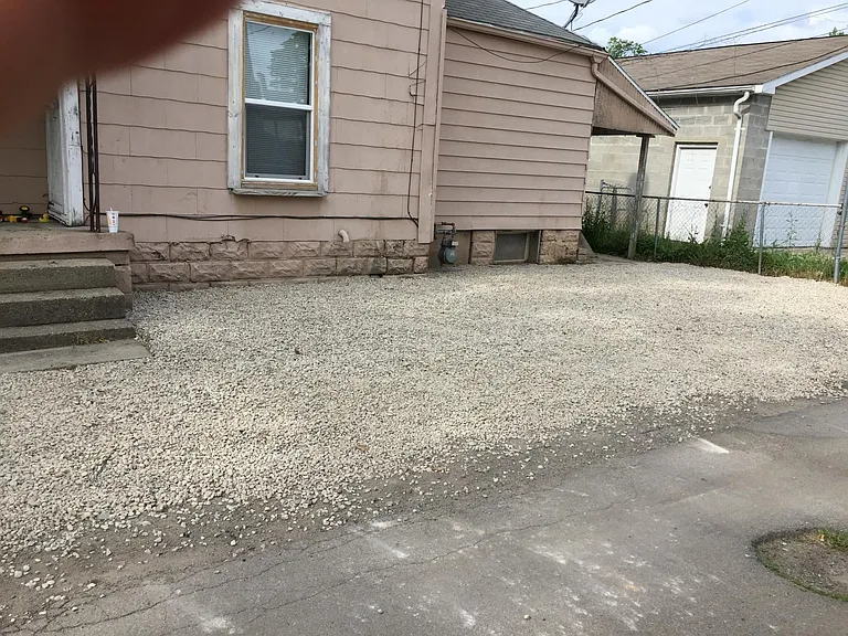 217 NW 5th St — Photo 11