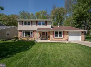 6 Upland Ct, Newark, DE 19713