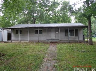 327 E Schuetz St, Lebanon, IL 62254