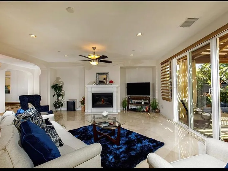 1679 Buena Vista Way — Photo 16