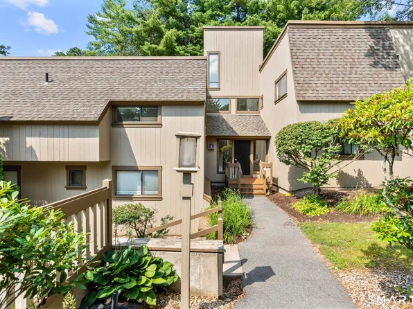 43 Great Meadow Ln #22C, Avon, CT 06001