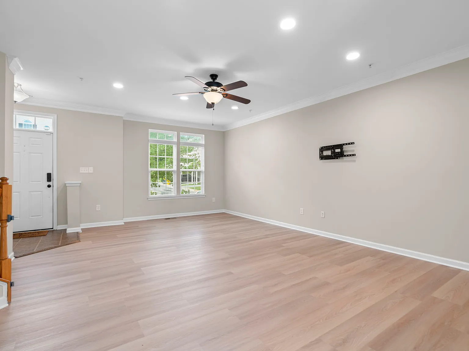 3 bed, 2.5 bath, 1694 sqft, $2,700 — Photo 4