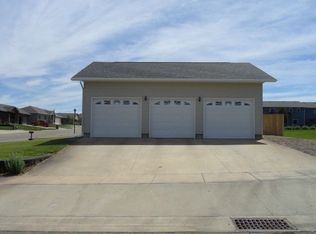 2201 Callaway Ct, Pierre, SD 57501