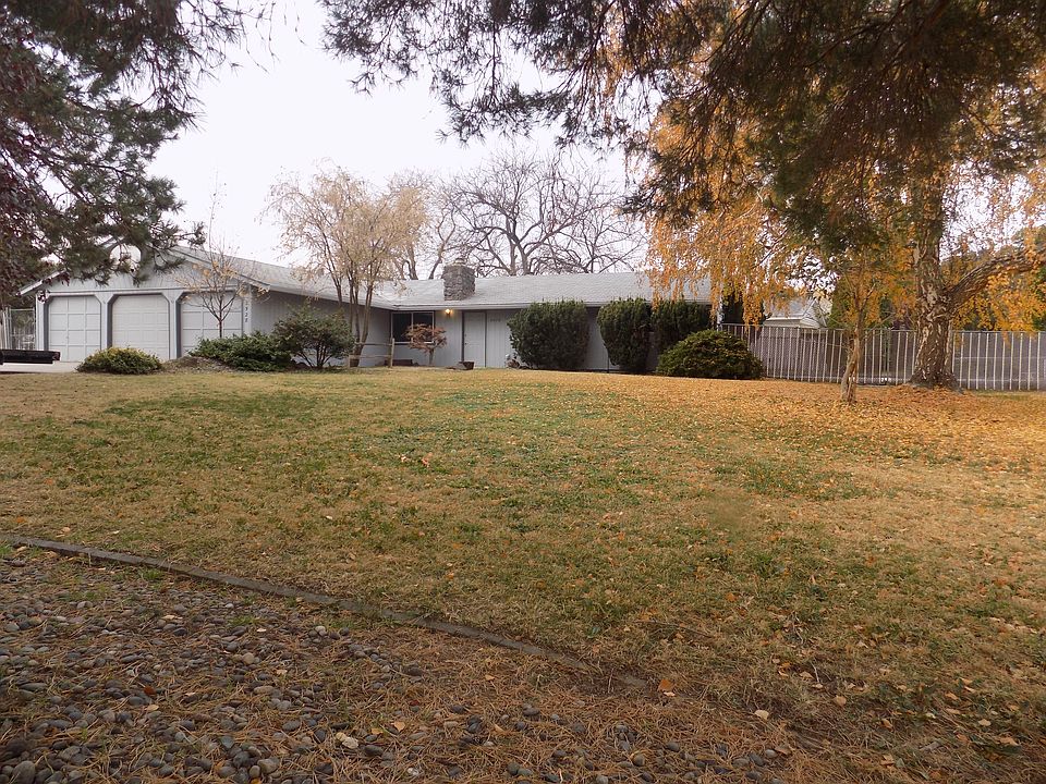 Large corner lot