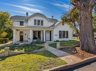 615 W Creek St, Fredericksburg, TX 78624