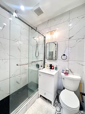 Rented by Mae Equities | media 10