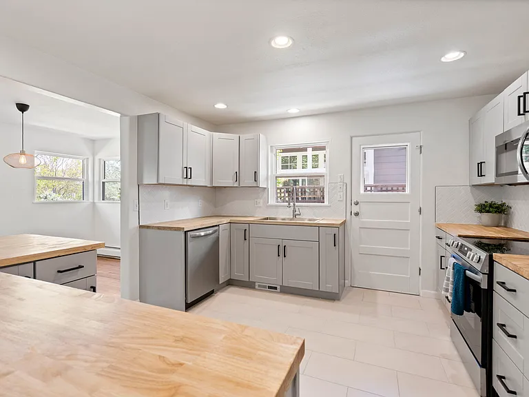 New kitchen