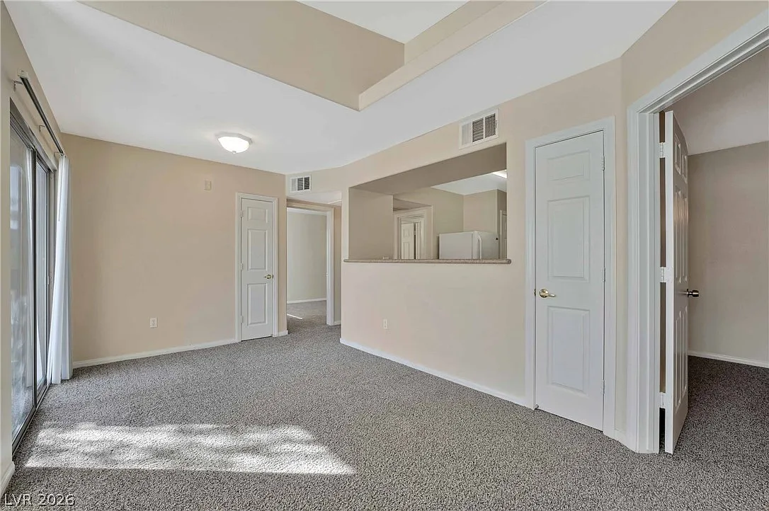 2 bed, 2.0 bath, 914 sqft, $1,475 — Photo 3
