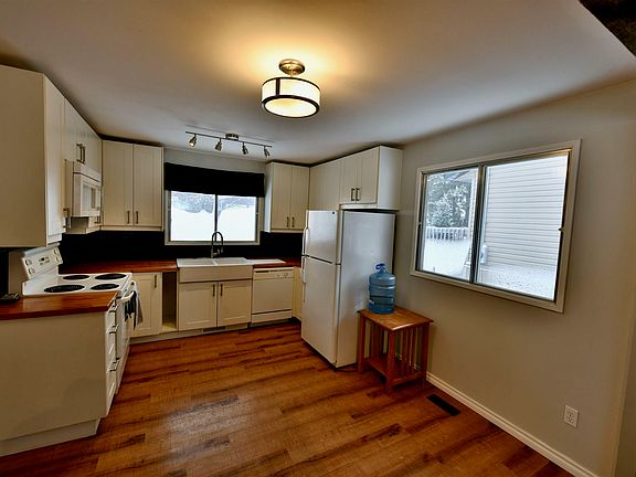 5th image of 4809 52nd St
