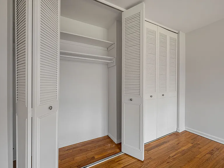 121 Regency Park — Photo 12