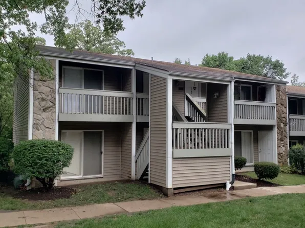 1145 Olive Village Ct, Saint Louis, MO 63132