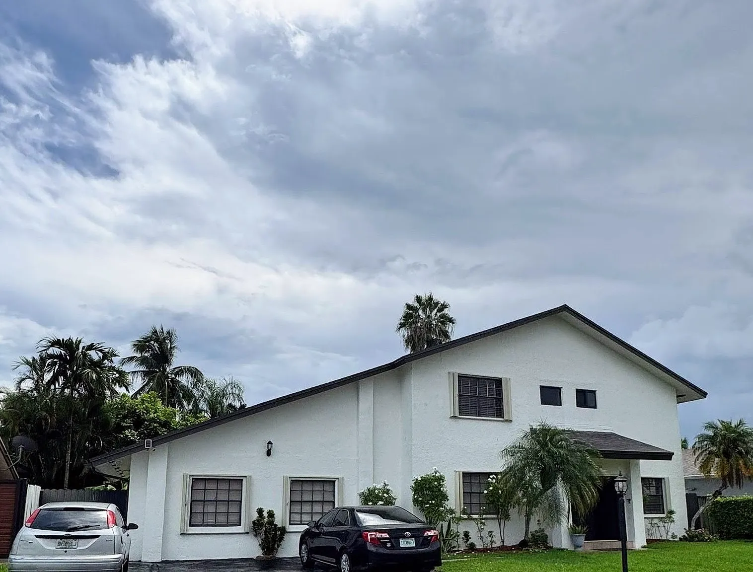 4 bed, 2267 sqft, $850 — Photo 1