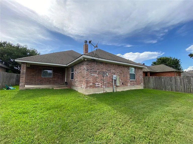 2309 Norham Dr — Photo 17