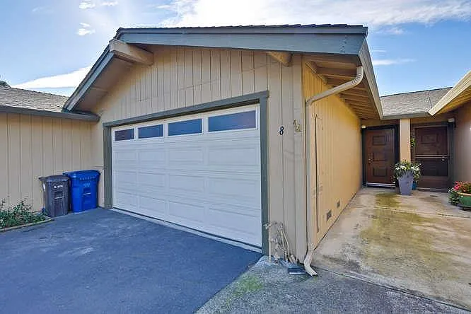 20111 W Ridge Ct APT 8 photo 1