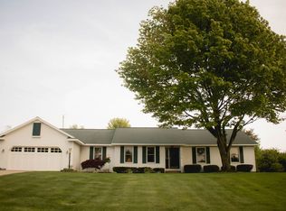 17593 Hiawatha Dr, Spring Lake, MI 49456