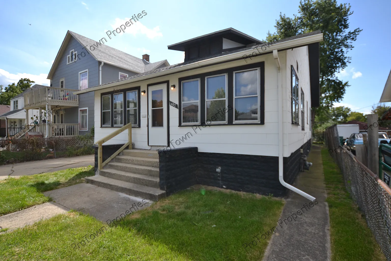 407 S Raynor Ave photo 1