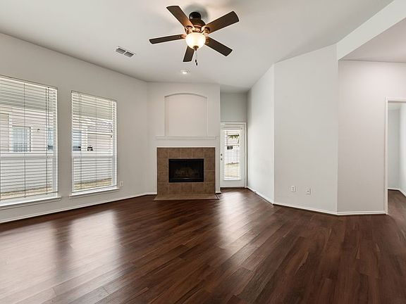 3rd image of 2313 Hillside Dr
