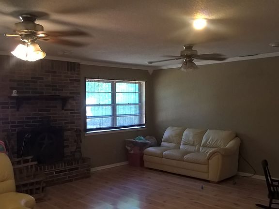4th image of 1105 Cummings Ave