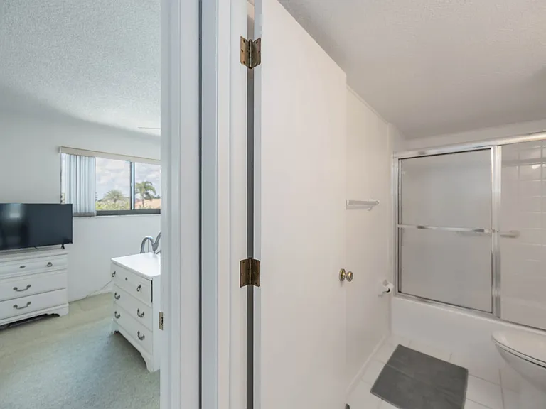 5050 Marianne Key Rd #1B — Photo 18