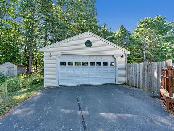 5th image of 255 Park Road