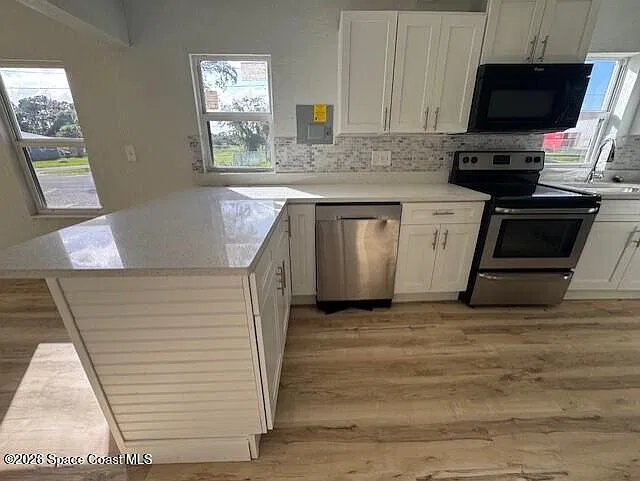 3 bed, 2.0 bath, 1144 sqft, $2,250 — Photo 3