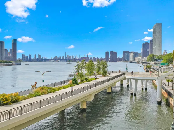 45 Sutton Place South image 32 of 35