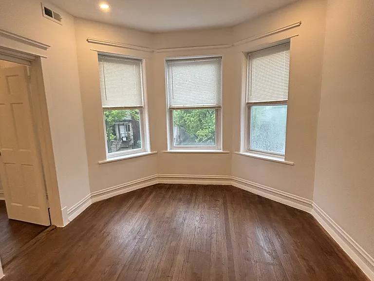 740 N Spaulding Ave #2F — Photo 14