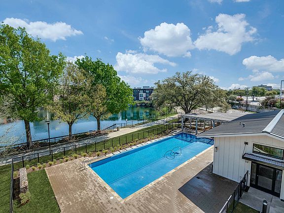 4th image of 4020 McEwen Rd #2105