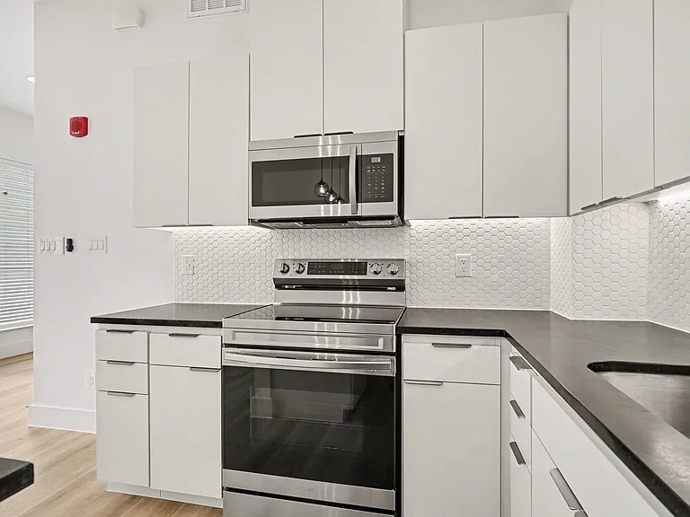 2217 N Fitzhugh Ave #204 — Photo 17