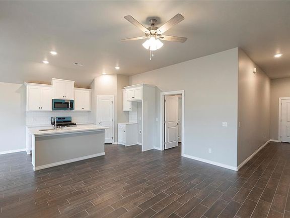 5th image of 9309 NW 89th St