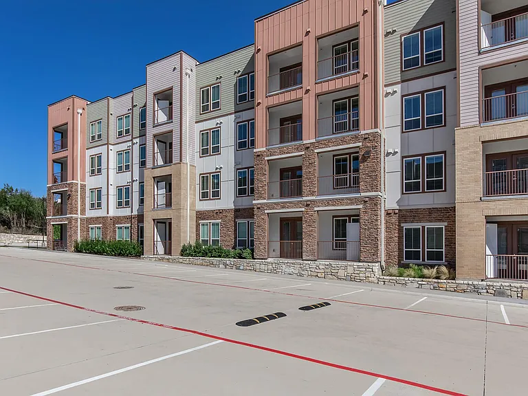 Spring Villas Apartments — Photo 9