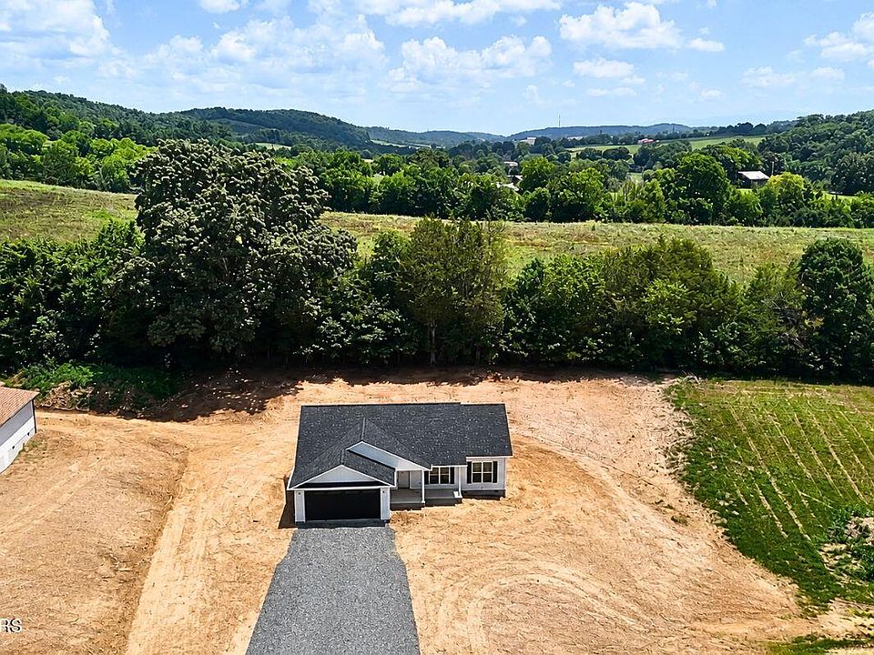 2nd image of 243 Splendor Way
